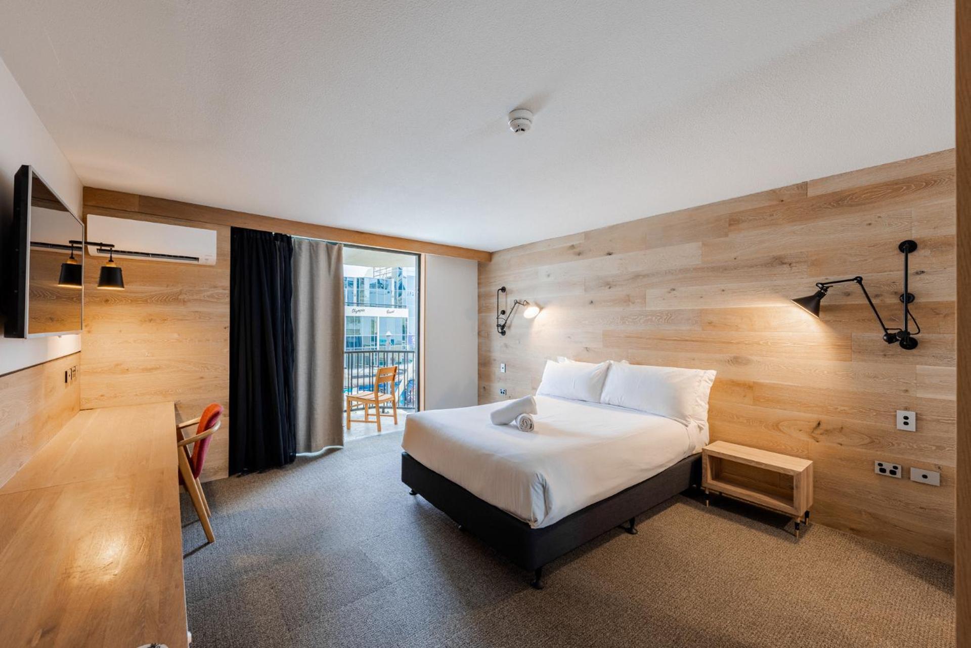 Bunk Surfers Paradise International Backpacker Hostel (Adults Only) Голд-Кост Экстерьер фото
