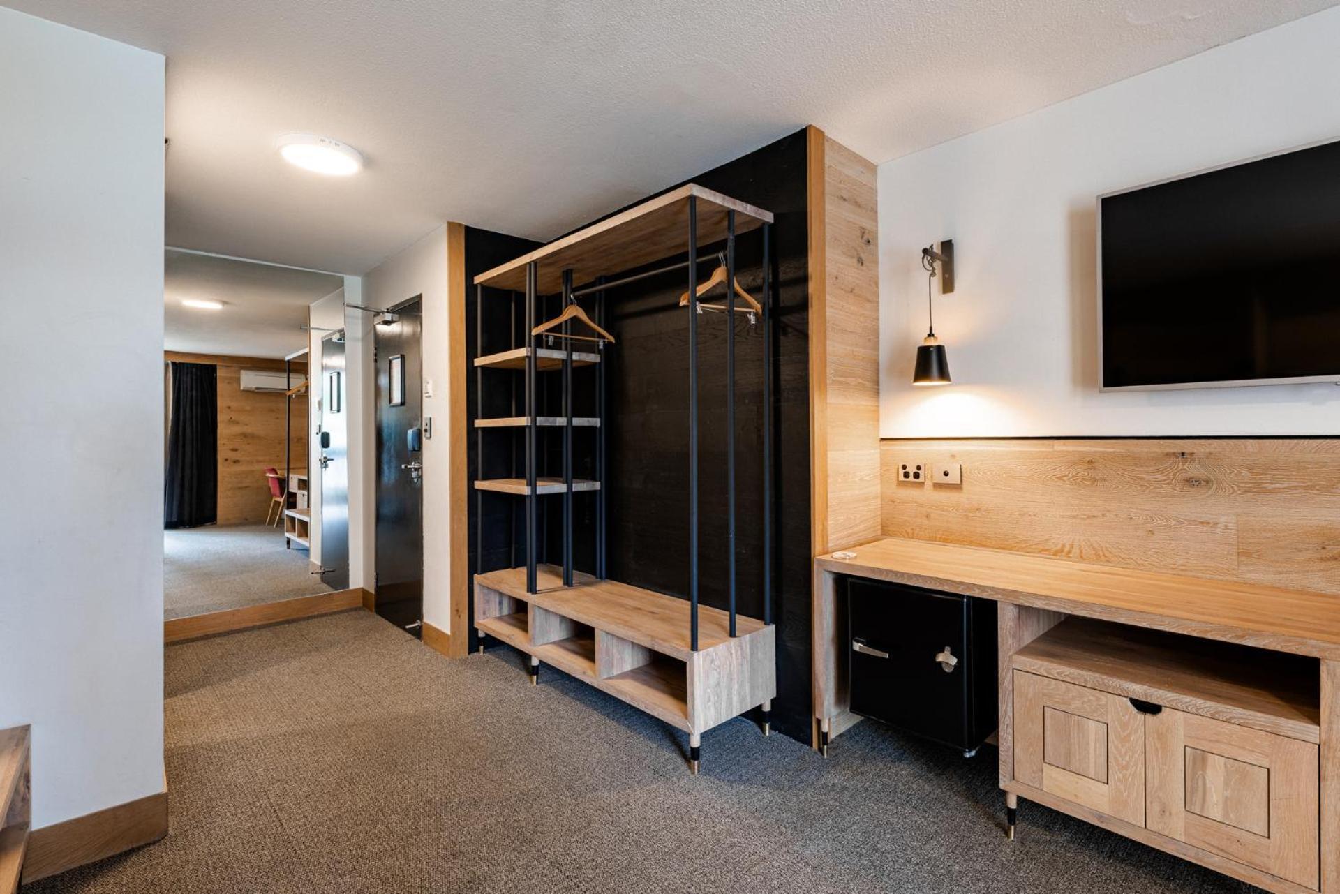 Bunk Surfers Paradise International Backpacker Hostel (Adults Only) Голд-Кост Экстерьер фото