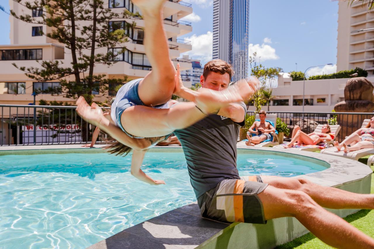 Bunk Surfers Paradise International Backpacker Hostel (Adults Only) Голд-Кост Экстерьер фото