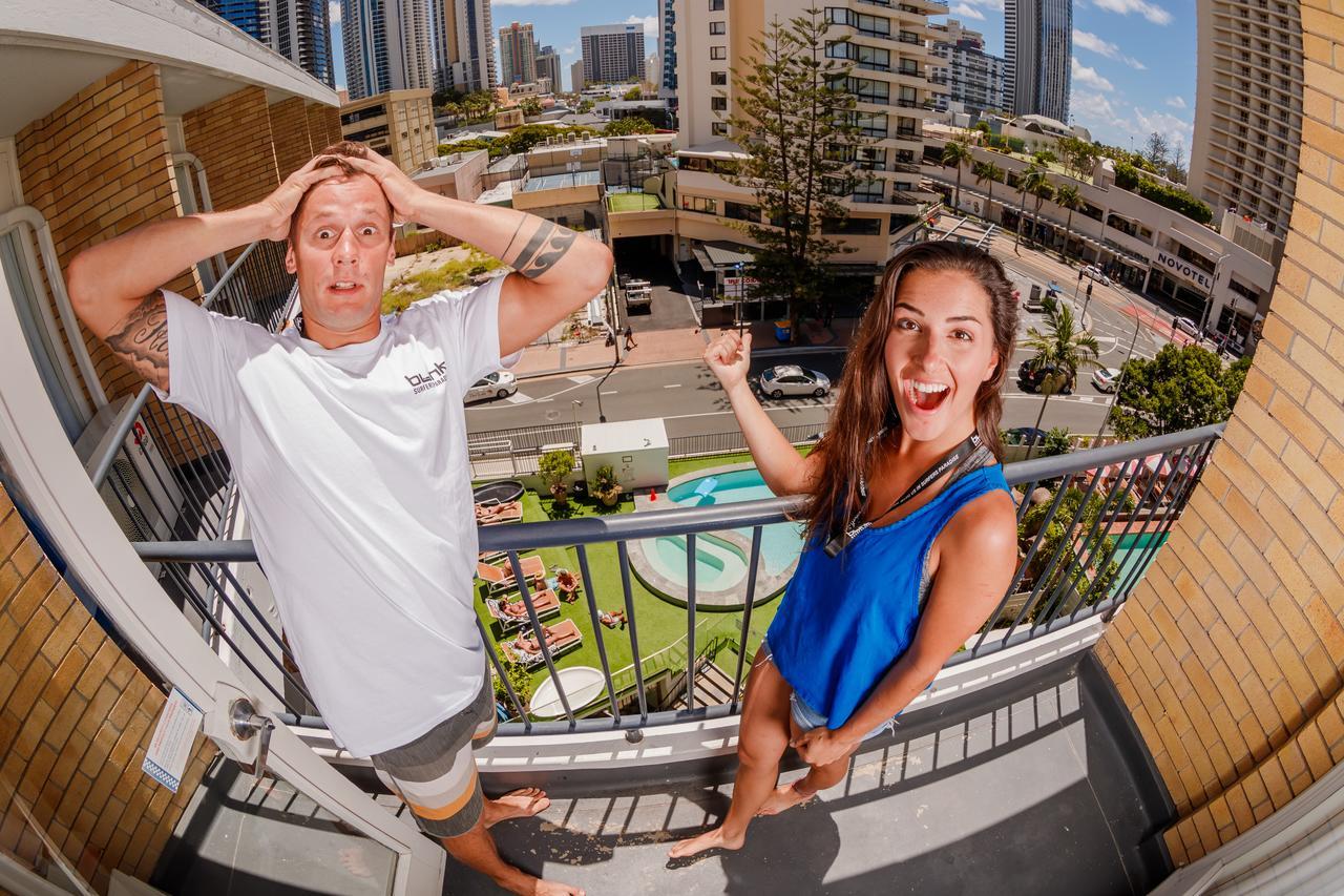 Bunk Surfers Paradise International Backpacker Hostel (Adults Only) Голд-Кост Экстерьер фото